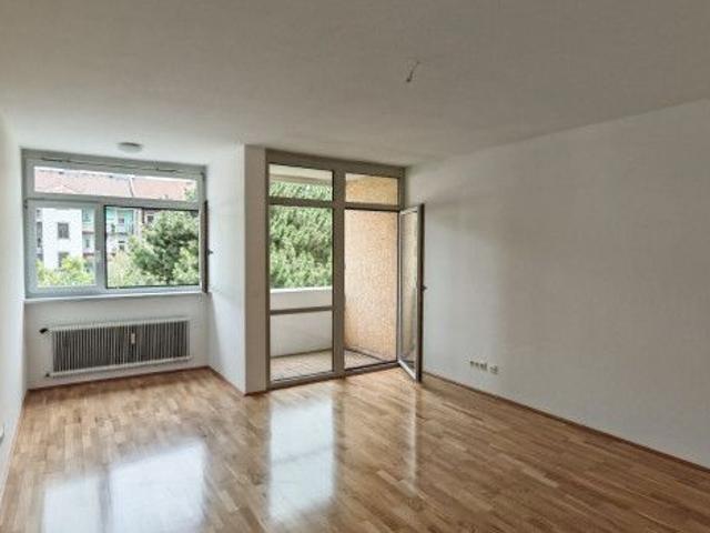 Helle Garconniere mit Balkon in Pradl ab sofort verfügbar