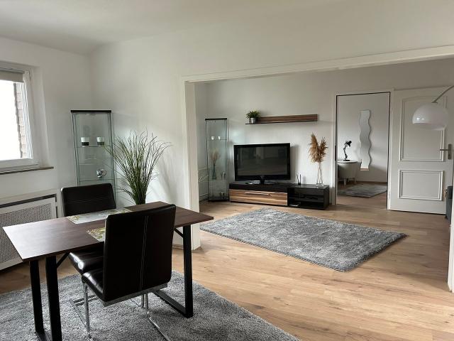 Helle, gemütliche möblierte Wohnung im Essener Süden!, Essen Amsterdam Apartments for Rent