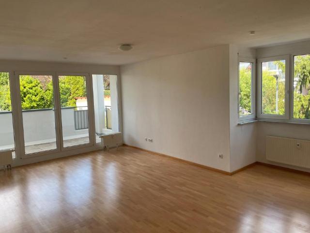 Helle, gepflegte 3,5 Zi. Wohnung – ruhige Lage, Balkon & EBK