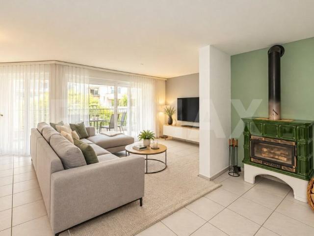 Helle, gepflegte 4.5 Zimmerwohnung mit 2 Balkonen, moderner Ausstattung & Tiefgaragenplatz