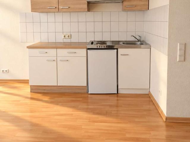 Helle, gepflegte Wohnung mit Einbauküche, Balkon in Worms