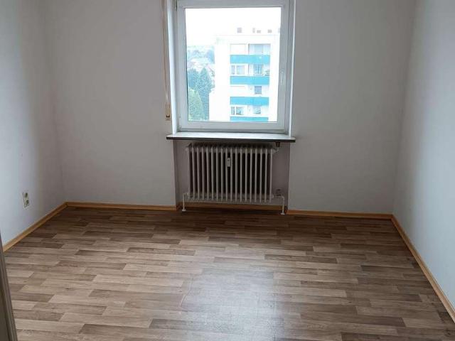 Helle, geräumige 3 Zi Whg. mit Balkon und schöner Aussicht
