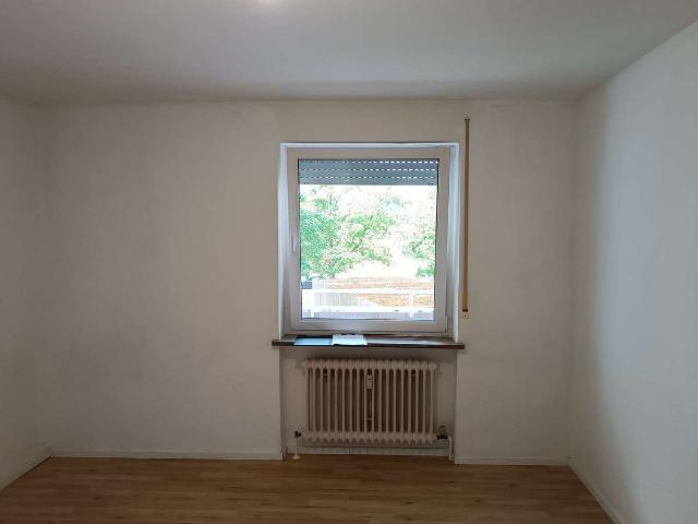 Helle, geräumige 3 Zi Whg. mit Balkon und schöner Aussicht