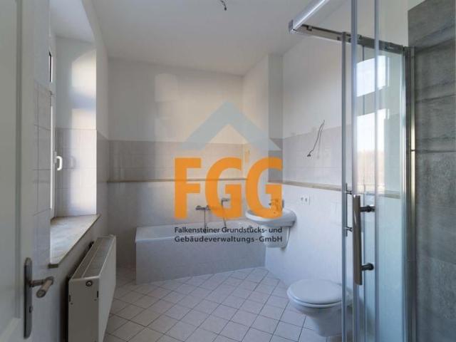 Helle geräumige 3 Raum Wohnung mit Einbauküche