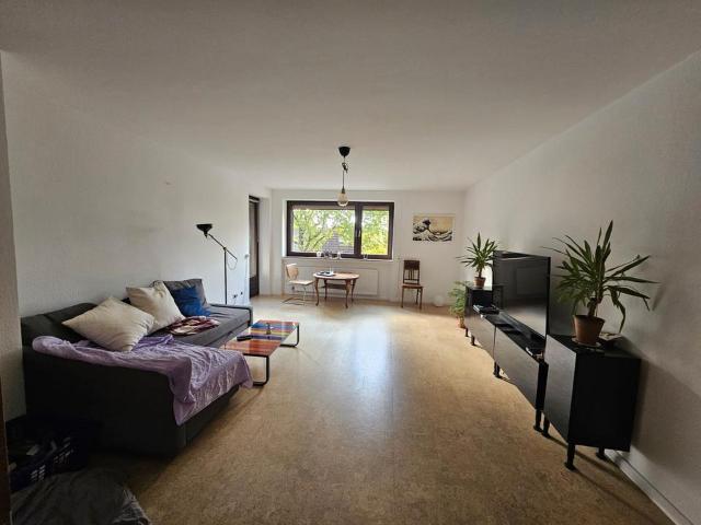 Helle, geräumige Wohnung in ruhiger Lage