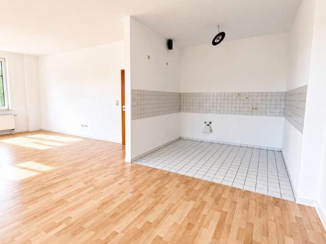 Helle große 3,5 Raum Wohnung mit Stellplätzen *große Terrasse optional
