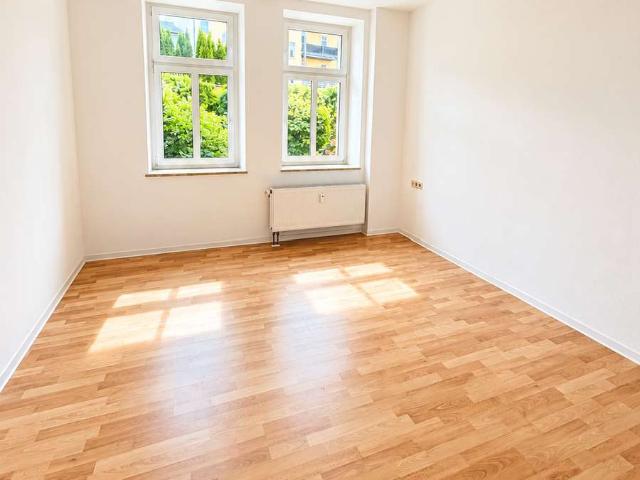 Helle große 3,5 Raum Wohnung mit Stellplätzen