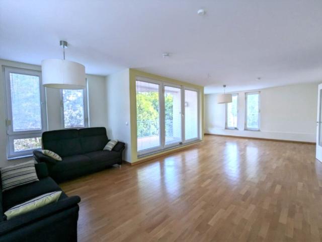 Helle, große 5 Zimmer Maisonette Wohnung nahe Rathaus Steglitz, Berlin Amsterdam Apartments for Rent