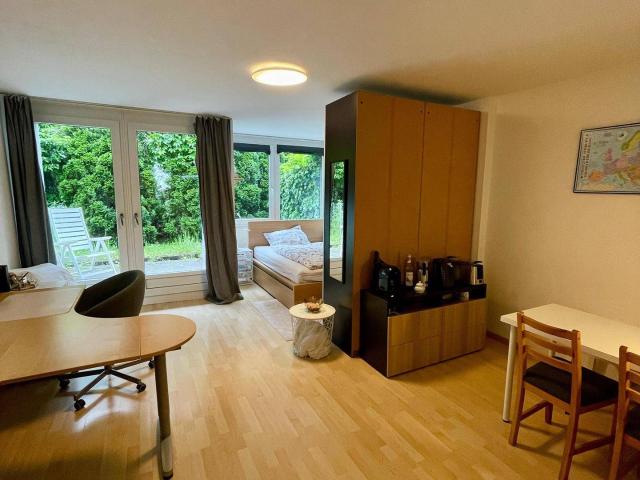 Helle Großgarcionniere samt Garten und Tiefgaragenplatz in zentrale Lage Mitterweg