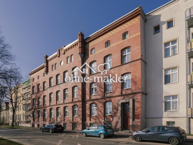 Helle, großzügig geschnittene 2 Zimmer Wohnung