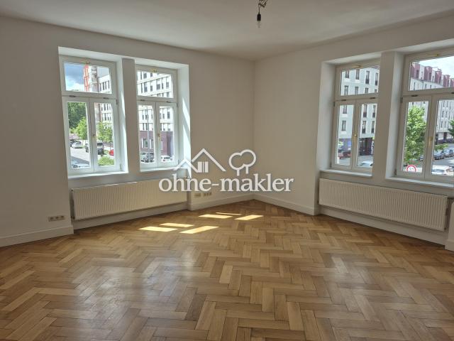 Helle, großzügig geschnittene Wohnung in denkmalgeschütztem Haus in München