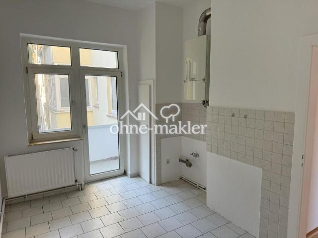 Helle, großzügige 2 Zimmer Wohnung mit Wohnküche