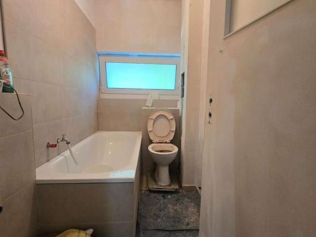 Helle, großzügige 3 Zimmer Wohnung mit viel Potenzial