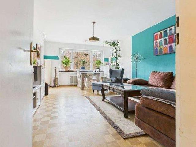 Helle, großzügige 3 Zimmer Wohnung mit großem Balkon in München zu verkaufen