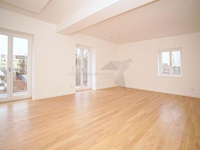 Helle, großzügige 3 Zimmer Wohnung im Kulturpalast Rabenstein Tageslichtbad, Balkon, TG Stellplatz