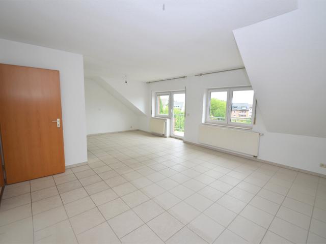 Helle, großzügige 3 Zimmerwohnung in Bornheim Kardorf mit Balkon!