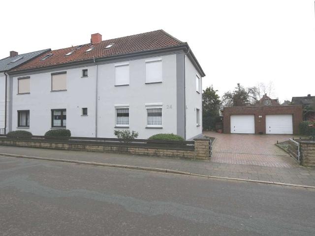 Helle großzügige 3,5 Zi. Whg. mit EBK und Dachterrasse