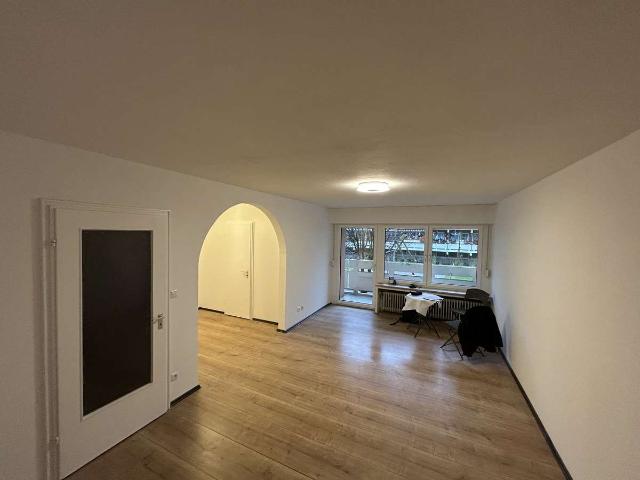 Helle, gut gelegene 2 Zimmer Wohnung mit Balkon in Pasing