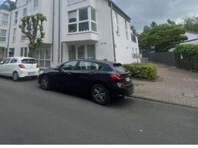 Helle gut geschnittene Maisonette 2 Raum Wohnung mit PKW Stellplatz
