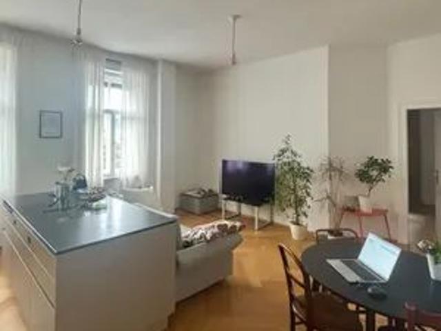 Helle, hochwertig sanierte 3 Zimmer Altbauwohnung mit Parkblick voll möbliert & all inclusive