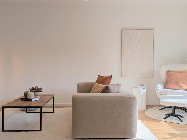 Helle, kernsanierte 3 Zimmer mit Balkon am Stadtpark mit TG Stellplatz