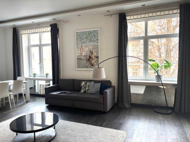helle, klassische Altbauwohnung in bester Lage!