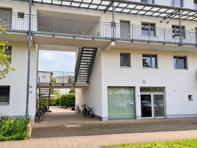 Helle, lichtdurchflutete 2 Zimmer Wohnung mit großem Balkon und Garagenstellplatz in Erlangen