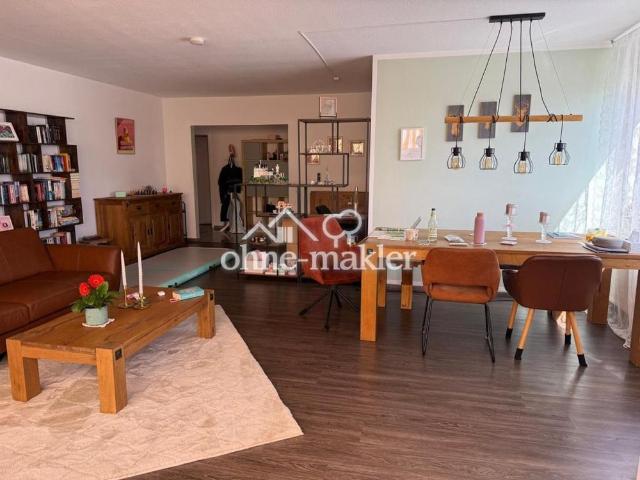 Helle, lichtdurchflutete 3 – Zimmer Whg. inkl. EBK, Tiefgaragenstellplatz, Balkon und Kellerabteil