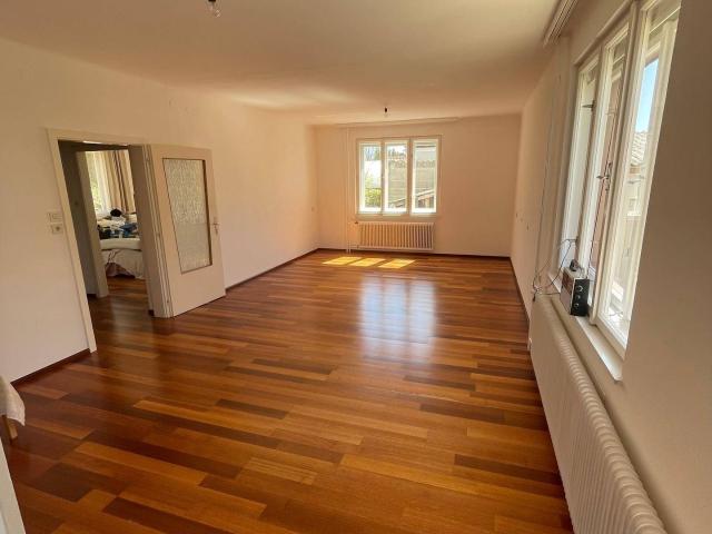Helle, lichtdurchflutete Wohnung