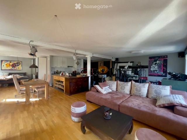 Helle Loft Wohnung in historischer Spinnerei