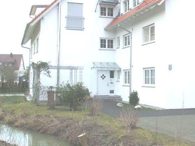 Helle Maisonettwohnung in ruhiger Lage in Seenähe