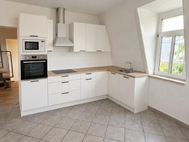 Helle Maisonette mit moderner Küche, 2 Bädern und 3 Zimmern