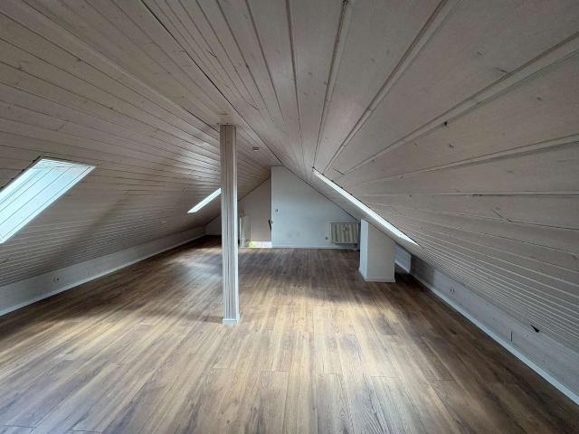 Helle Maisonette Wohnung mit Balkon in Mühlhausen 2026 neue Heizung, Fußboden, Anstrich
