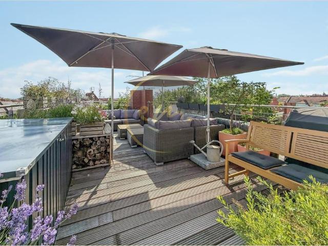 Helle Maisonette Wohnung mit großzügiger Dachterrasse in Berlin Friedenau