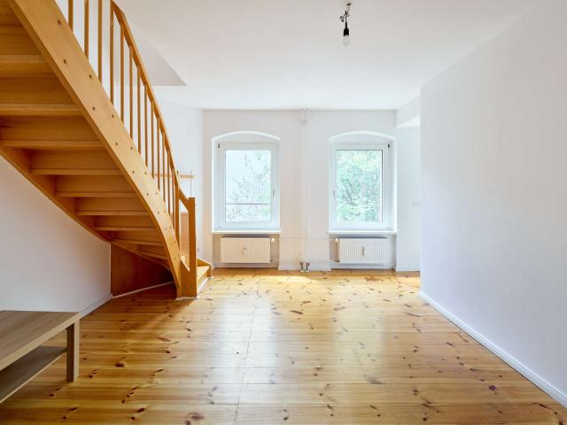 Helle Maisonettewohnung mit Terrasse zum ruhigen Innenhof direkt im Wrangelkiez gelegen