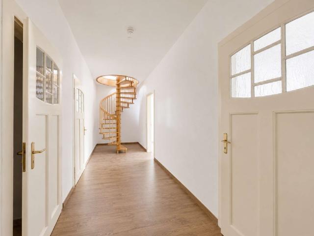 Helle Maisonettewohnung mit zwei Balkonen im wunderschönen Gohlis!