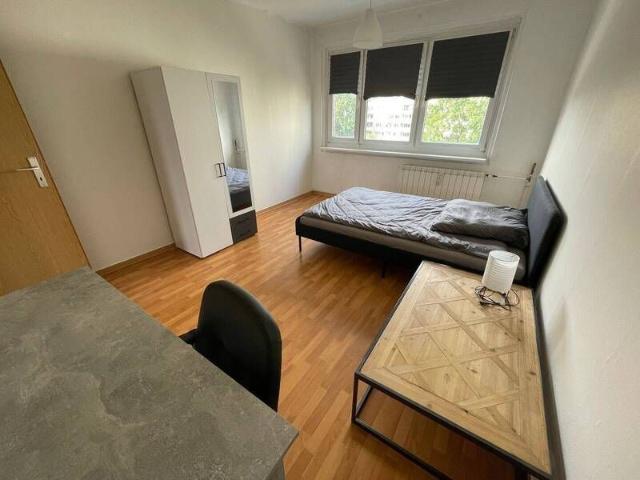 Helle möblierte 3 Zimmer Dachgeschosswohnung ab 09/2026