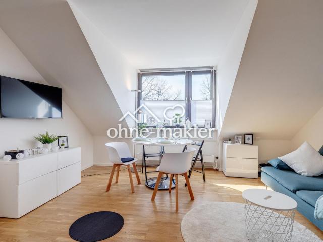Helle möblierte 1 Zimmer Dachgeschosswohnung in München Trudering