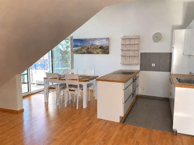 Helle möblierte 2 Zimmerwohnung mit Balkon und Einbauküche in Ingolstadt Süd