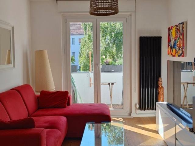 Helle, möblierte 2 Zimmer Wohnung mit Balkon am Körnerpark