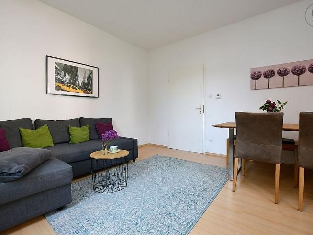 Helle, modern möblierte Wohnung in Stuttgart Degerloch