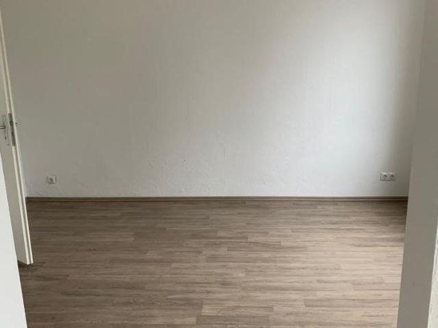 Helle, moderne drei Zimmer, Küche, Diele, Bad 75 m²mit Südbalkon