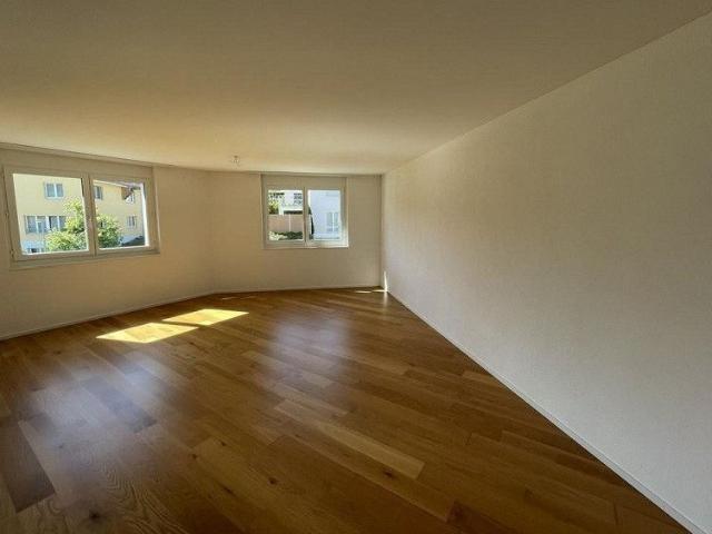Helle, moderne Wohnung an ruhiger Lage