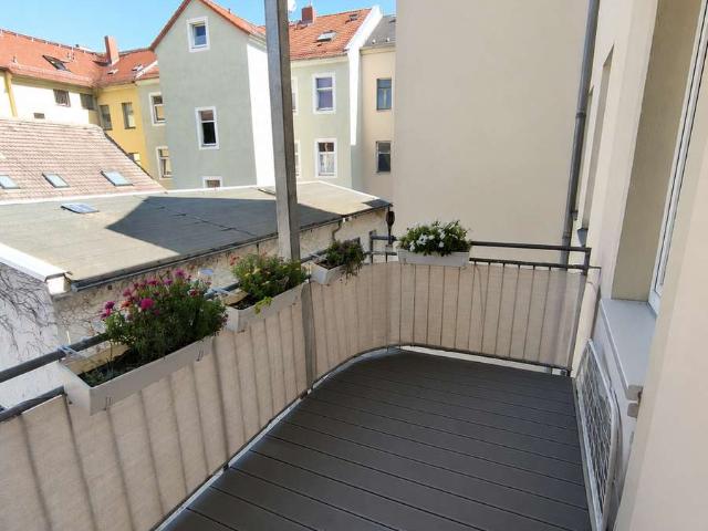 helle, moderne Wohnung mit Balkon im Stadtzentrum