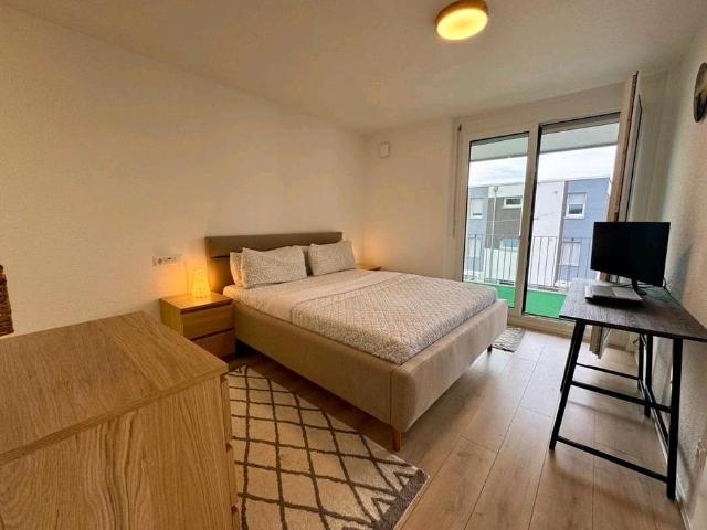 Helle moderne Wohnung mit großem Balkon und Tiefgaragenstellplatz