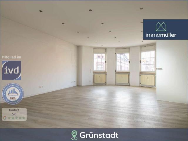 Helle, moderne Wohnung mit 2ZKB, 75m² im 1.OG eines Wohn und Geschäftshauses in zentraler Lage