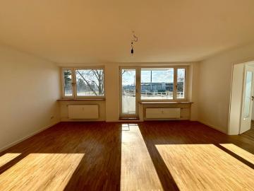 Helle, moderne 1 Zimmer Wohnung mit Balkon in Rohnhof zu vermieten