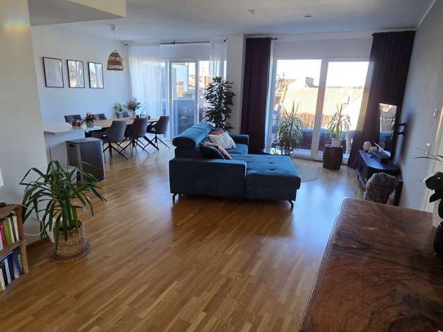 Helle moderne 3 1/2 Zi. Wohnung mit gehob. Innenausstattung in der Tabakfabrik inkl. TG Stellplatz