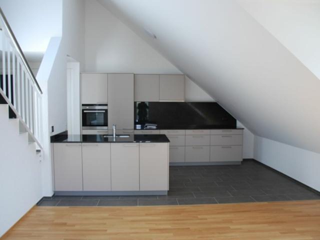 Helle moderne 4.5 Maisonette Dachwohnung