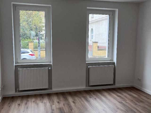 Helle, modernisierte 2 Raumwohnung mit Balkon und Gartenzugang in Leipzig Paunsdorf